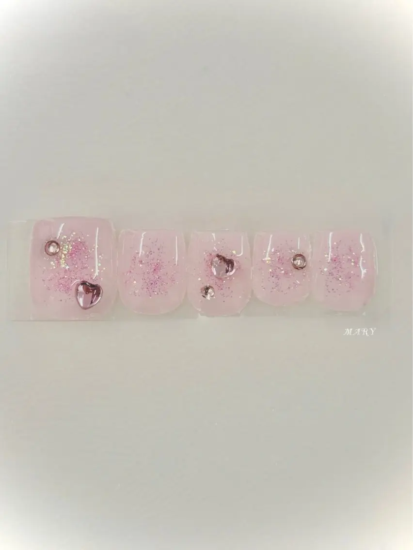 ネイル フットネイル ハート ラメ(グリッター) ニュアンスネイル ピンク フットネイル Mary nail .narumiのネイルデザイン