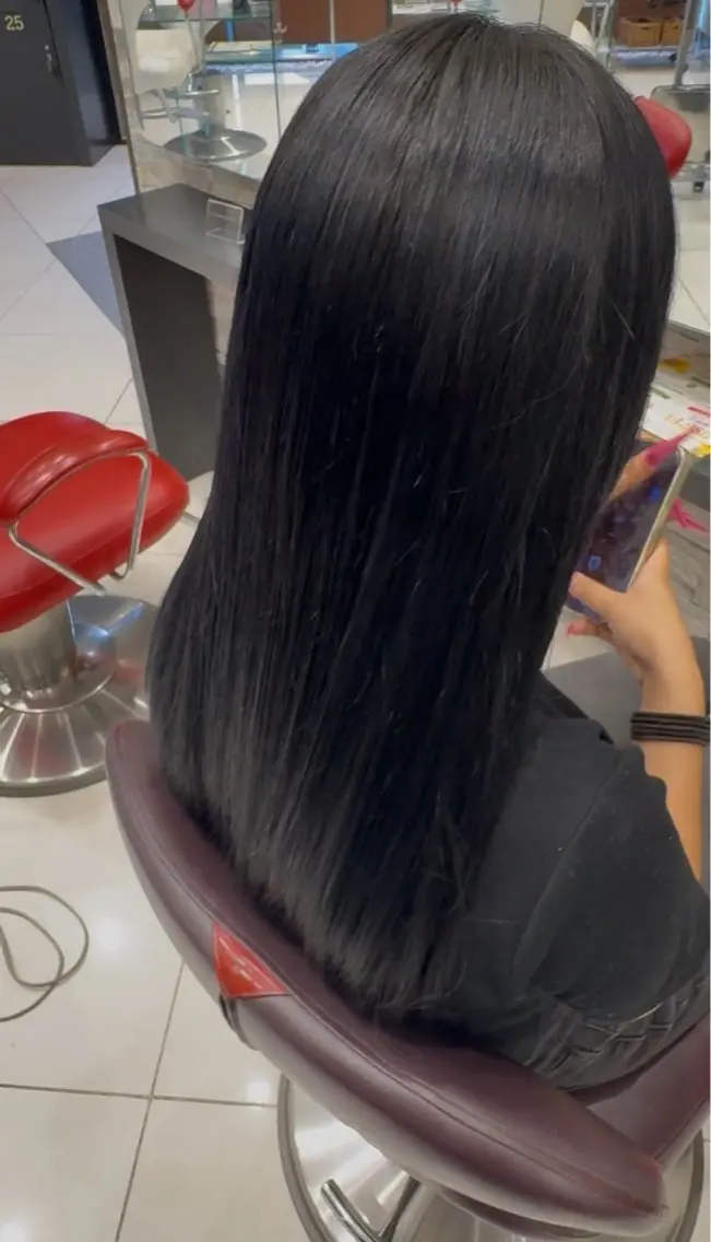 セミロング カラー 黒髪 ブルーカラー ブルーブラック ヘッドスパ 矢口 将旭のヘアスタイル