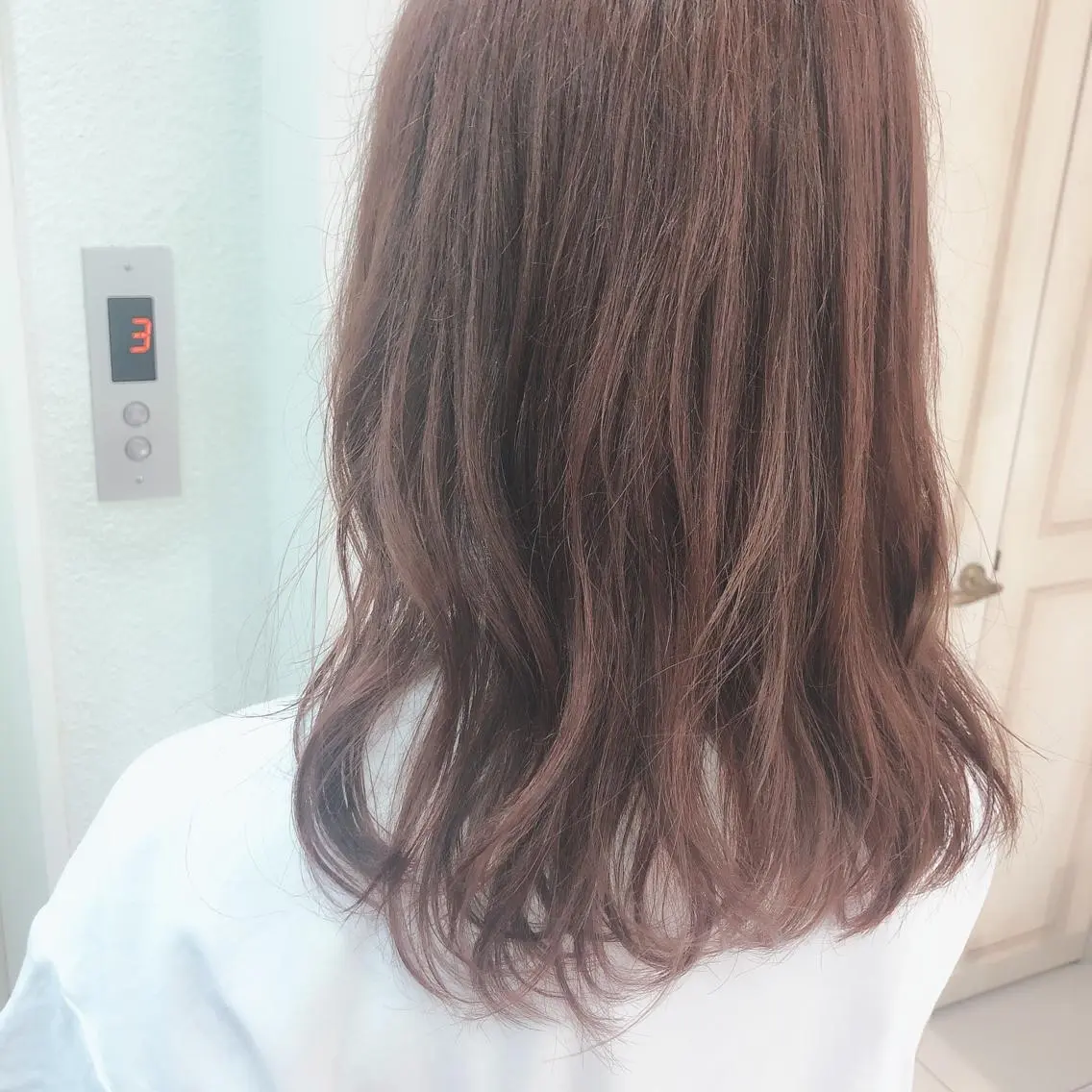 セミロング カラー TRENCH 相澤 果歩のヘアスタイル