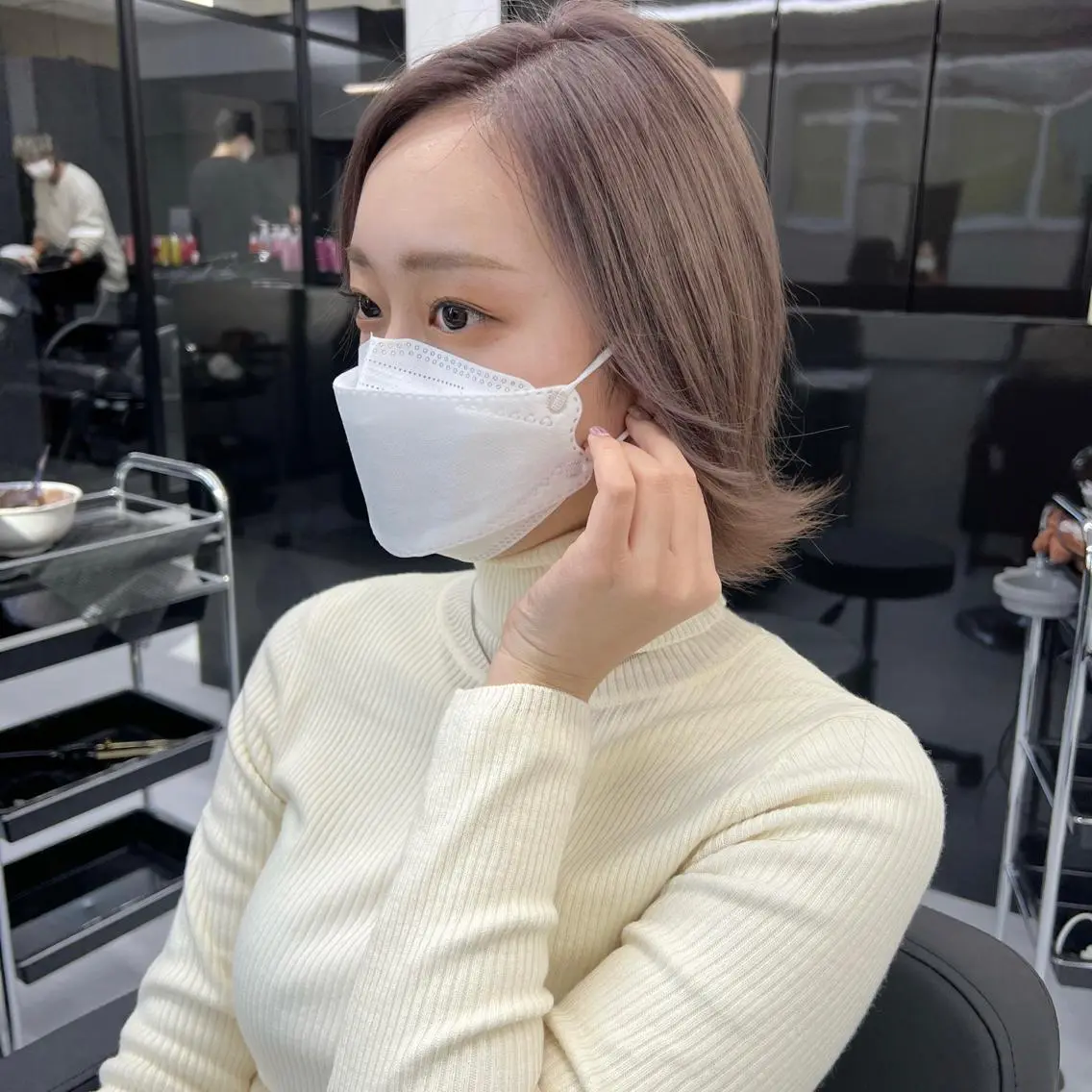 ショート カラー シールエクステ ハイトーンカラー エクステ ヘアカラー シールエクステ特化 ハイトーン、NANAのヘアスタイル