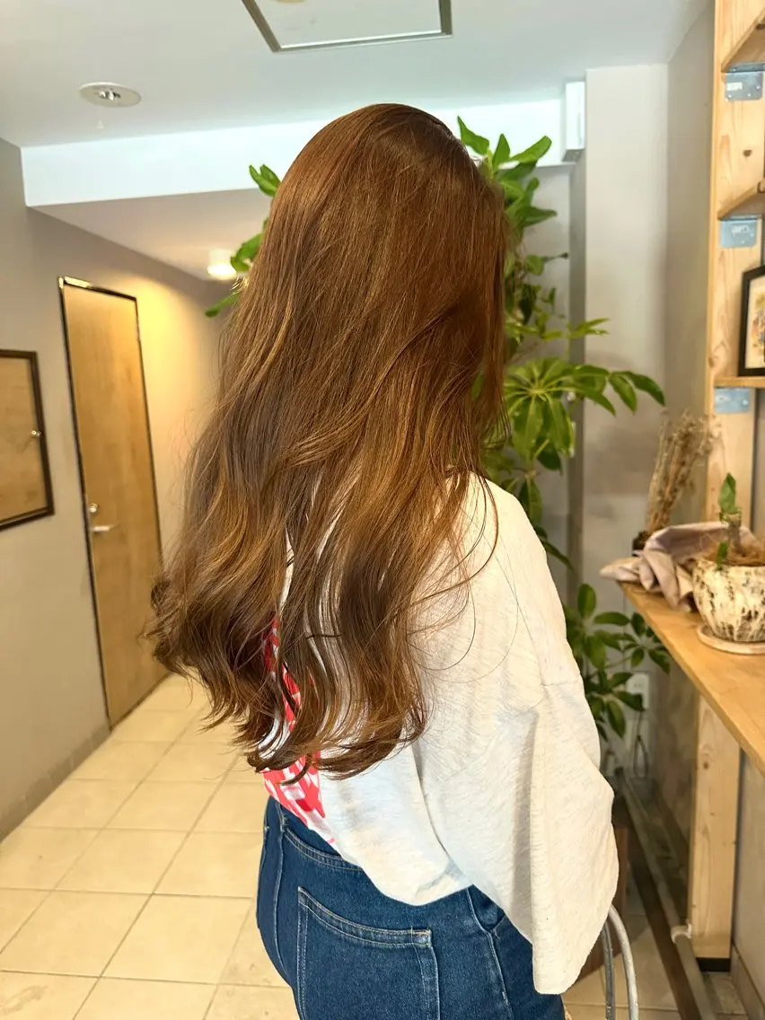 ロング カラー カット ヘアカラー 金ウンス 髪質改善カラーのヘアスタイル