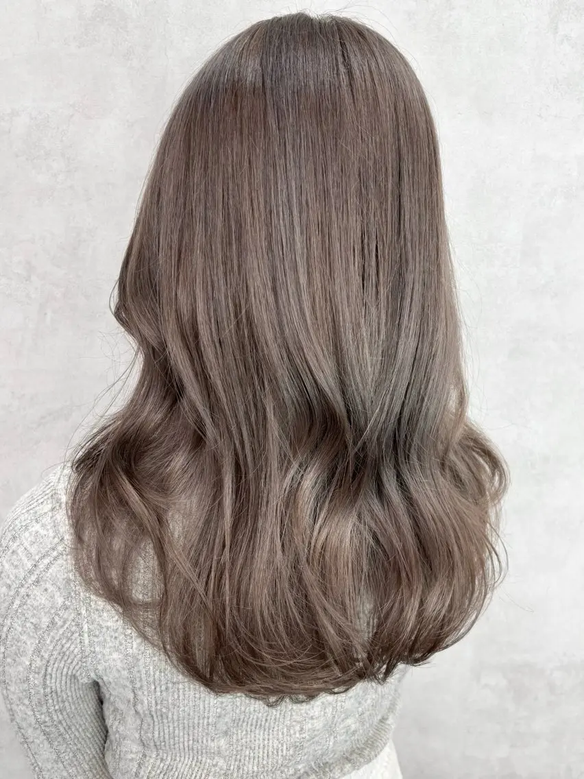 セミロング カラー ブリーチ グレージュ ミルクティーグレージュ ヘアカラー Rin♡透明感ピンク 🎀白肌ラベンダーのヘアスタイル