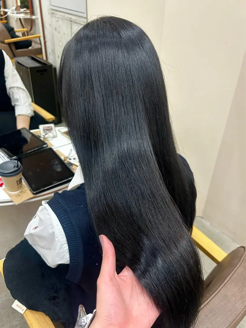 ロング カラー 黒髪 ヘアカラー 顔周りレイヤー/ ふわあいりのヘアスタイル