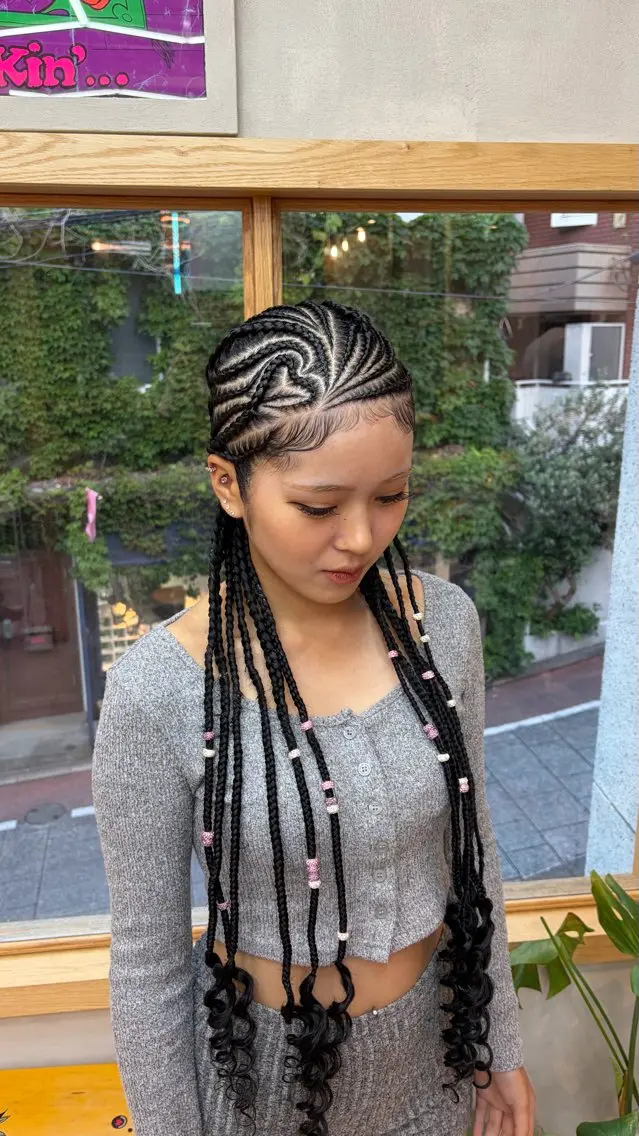 コーンロウ1本800円〜 デザイン🙆の写真