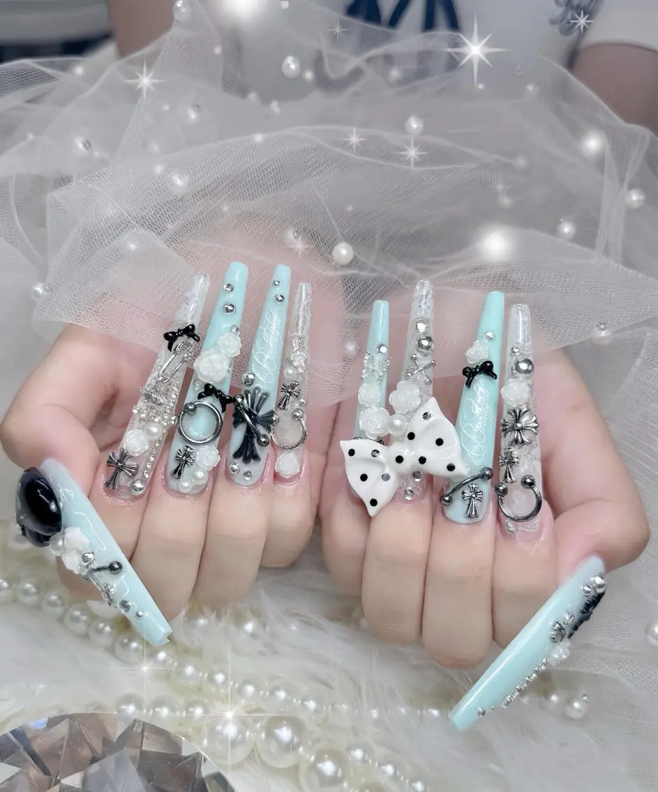 ネイル キラキラネイル 韓国ネイル マグネットネイル 持ち込み ネイルチップ ハンドネイル Chiee Bling.Nailのネイルデザイン