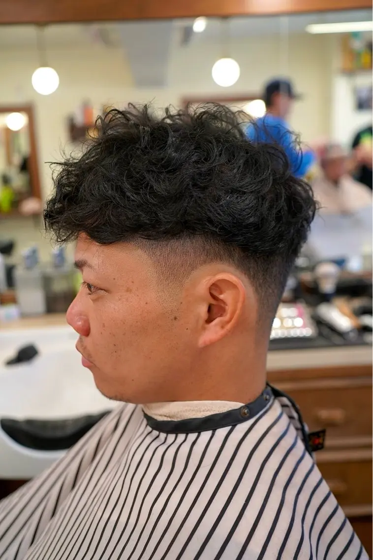 ショート メンズ フェードカット スペインカール カット 吉祥寺バーバー takumiのヘアスタイル