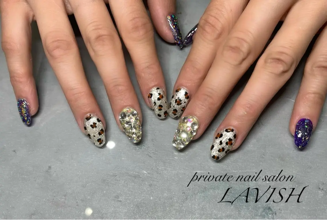 ネイル LAVISH 大和店 emi･:*+のネイルデザイン