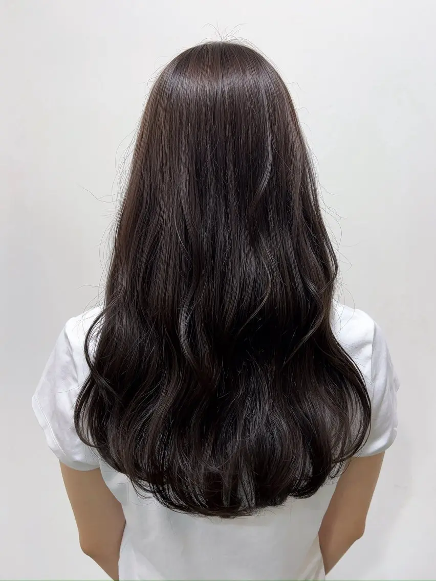 ロング 拝頭　奈枝 Beretのヘアスタイル