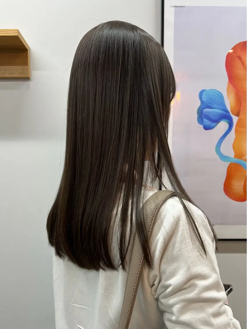 セミロング ヘアカラー トリートメント 下川 結月のヘアスタイル