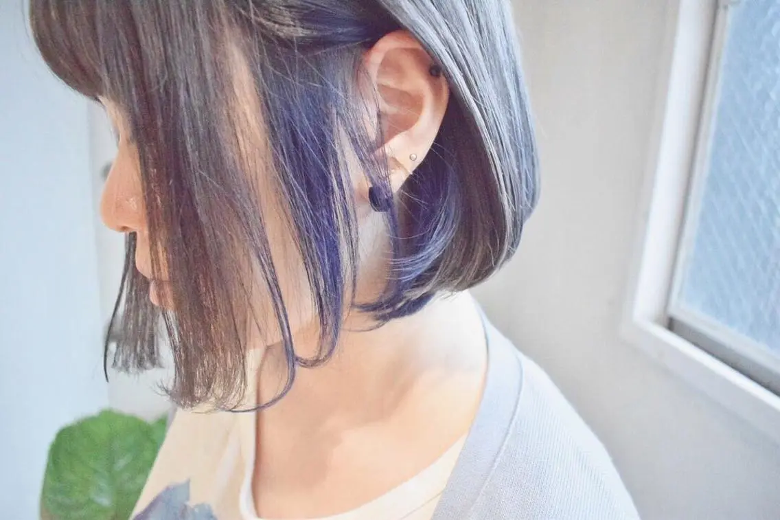 ショート カラー ヘアアレンジ ブリーチ ブルーカラー ケアブリーチ ネイビーカラー ヘアカラー てんま さやかのヘアスタイル