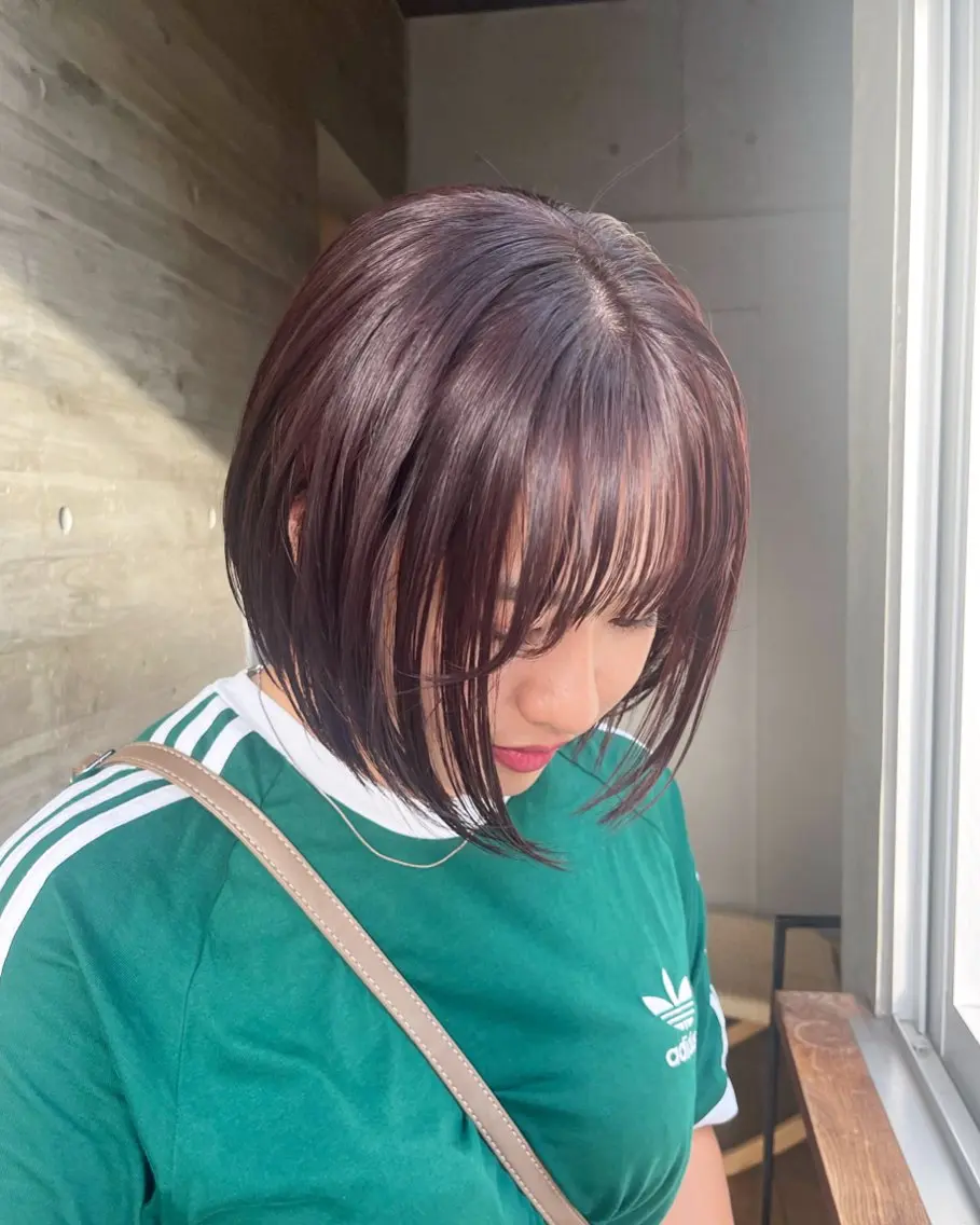 ショート パープルカラー 顔周りカット ヘアカラー 🤎𝐌𝐚𝐨⌇ お悩み解決美容師🤎のヘアスタイル