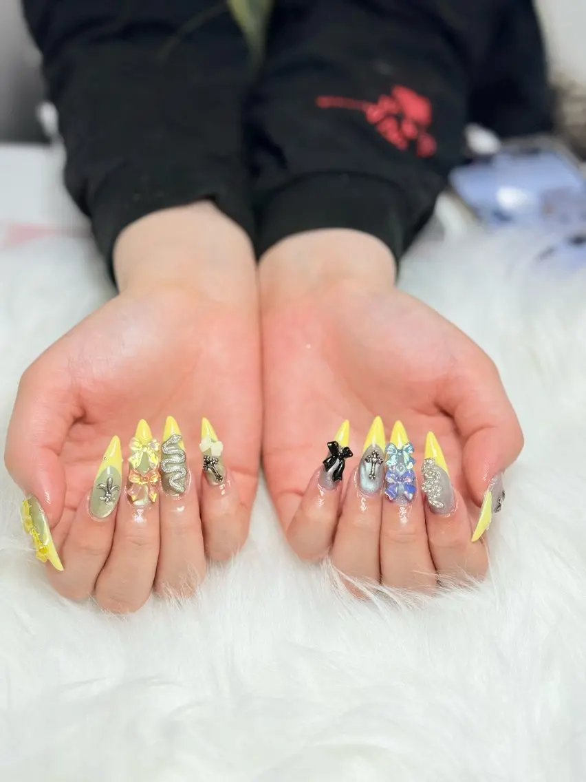 ネイル AURA NAIL🎀💅のネイルデザイン