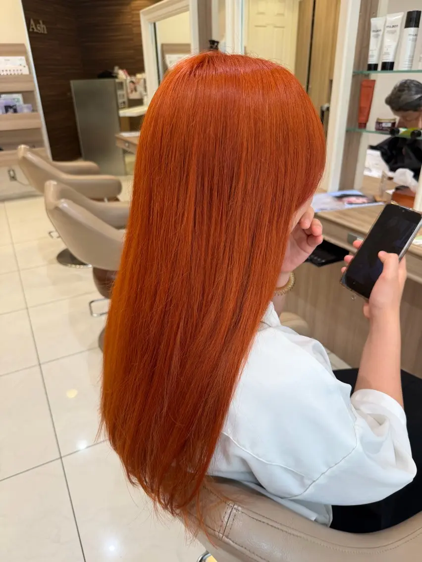 ロング カラー オレンジ ヘアカラー トリートメント ハイトーンカラー☁️ 西條 楓花のヘアスタイル