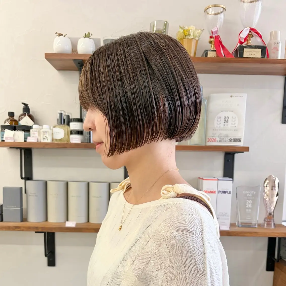 ショート カラー ブリーチ ハイライトカラー ブリーチなしカラー ボブ ハイライト カット ヘアカラー トリートメント 初めてのショート お任せください✂️のヘアスタイル