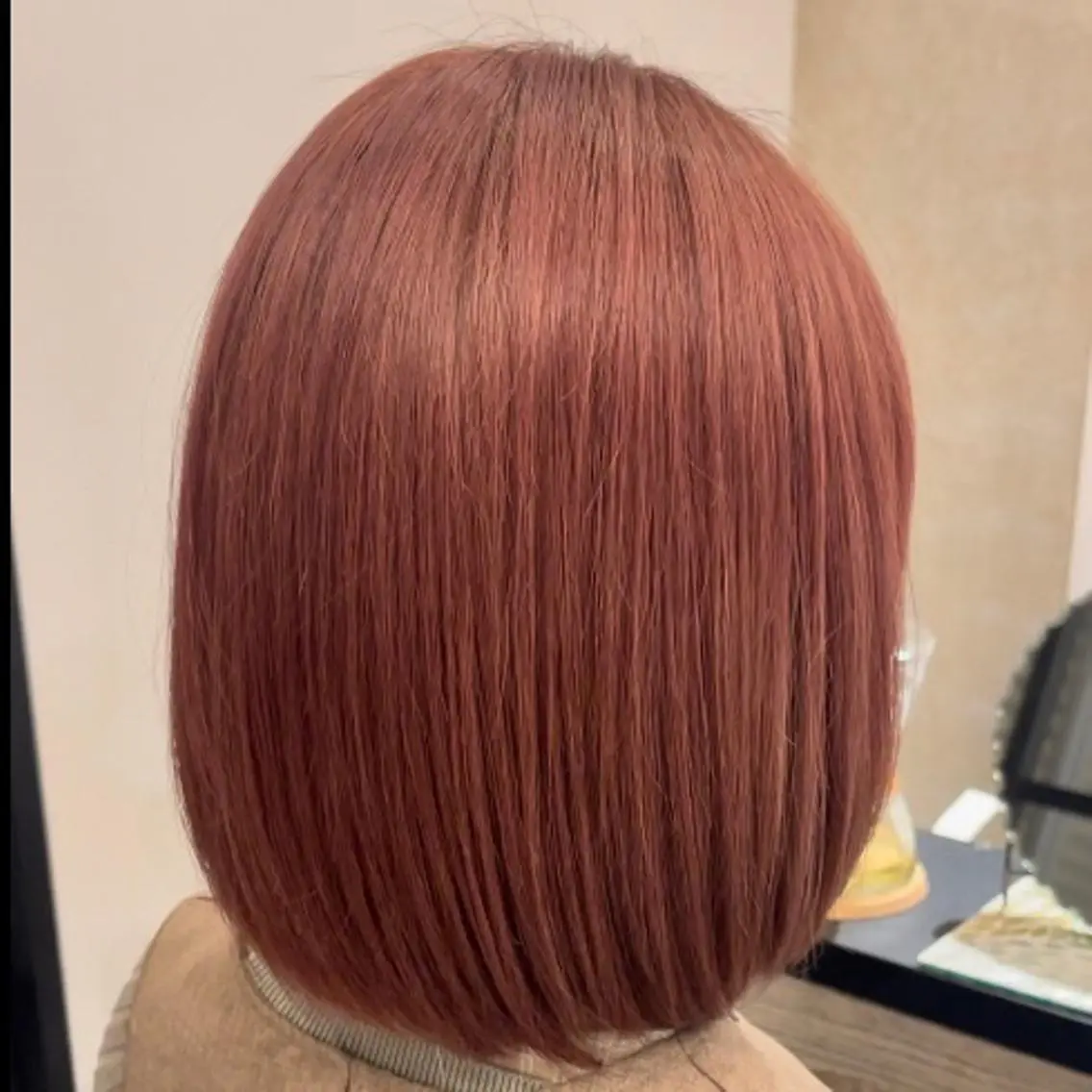 ショート カット ヘアカラー トリートメント 片柳 美友季のヘアスタイル