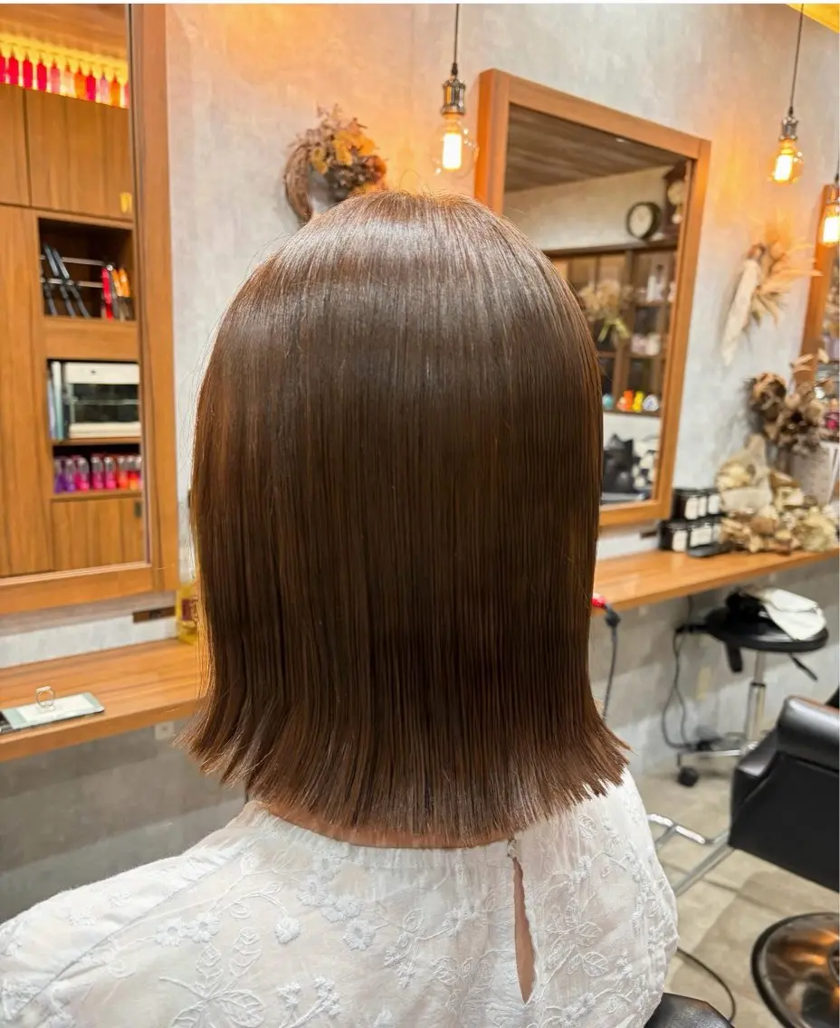 ミディアム ヘアカラー 今枝莉菜 上品なツヤカラーのヘアスタイル
