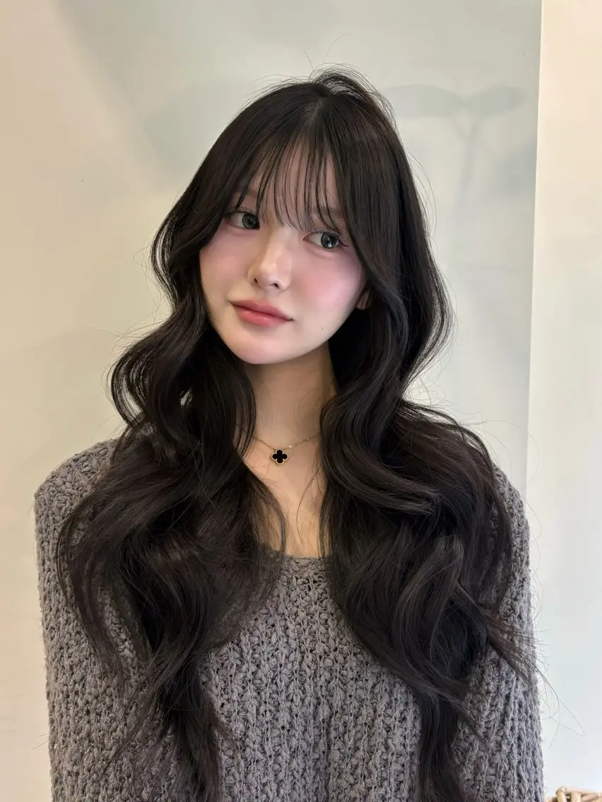 【1番人気】🩶ケアカラー🩶＆レイヤーカット＆うる艶トリートメント🧴♡の写真