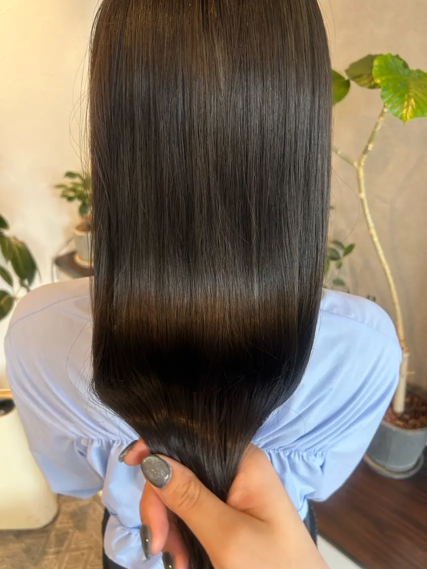 ロング カラー アッシュ アッシュブラック 黒髪 髪質改善 ロング 🤍レイヤーツヤカラ ーAkane🇰🇷のヘアスタイル