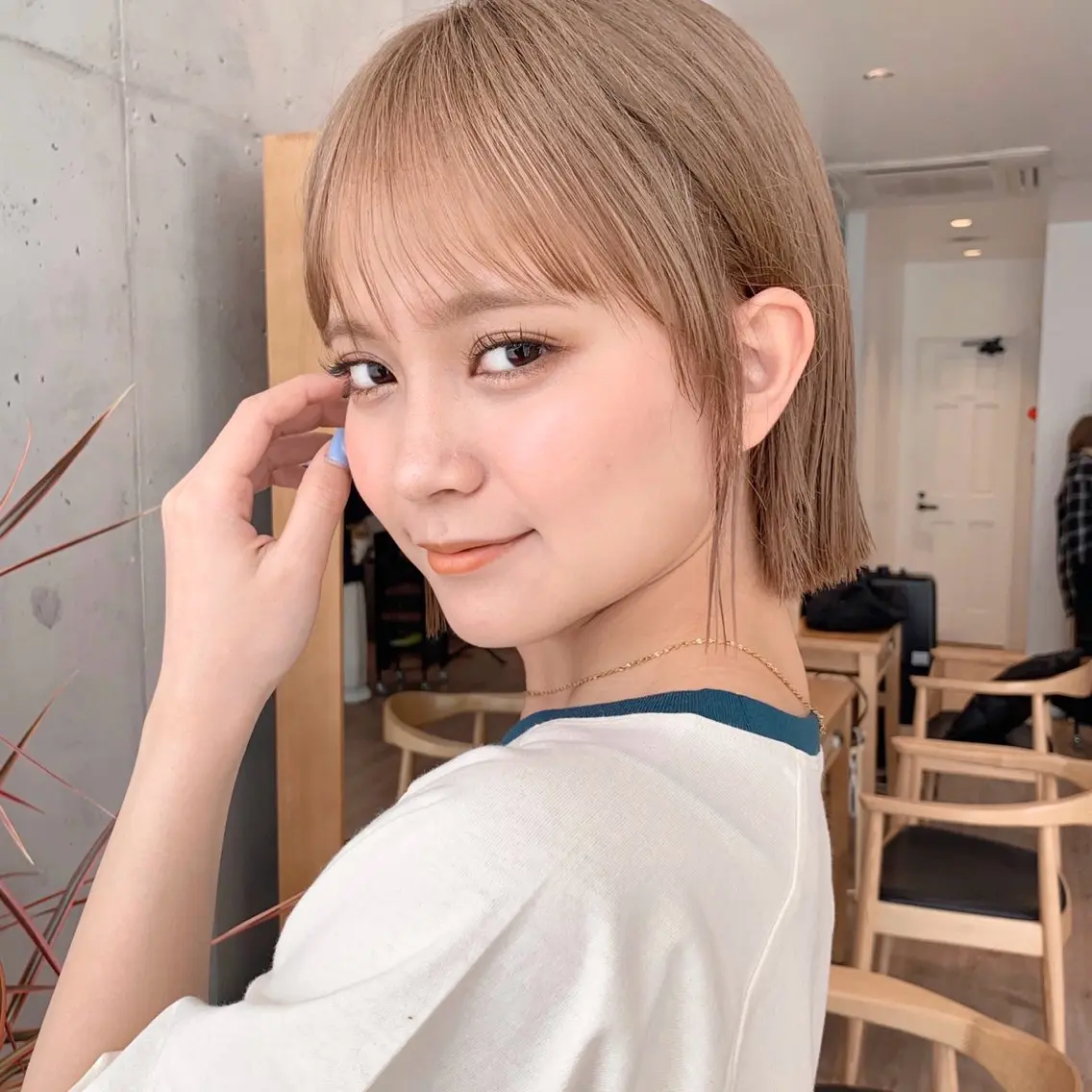 ショート カラー ヘアアレンジ 切りっぱなしボブ ベージュカラー ミルクティーベージュ ボブ パーマ/暖色/ボブ イワタテ🇰🇷のヘアスタイル