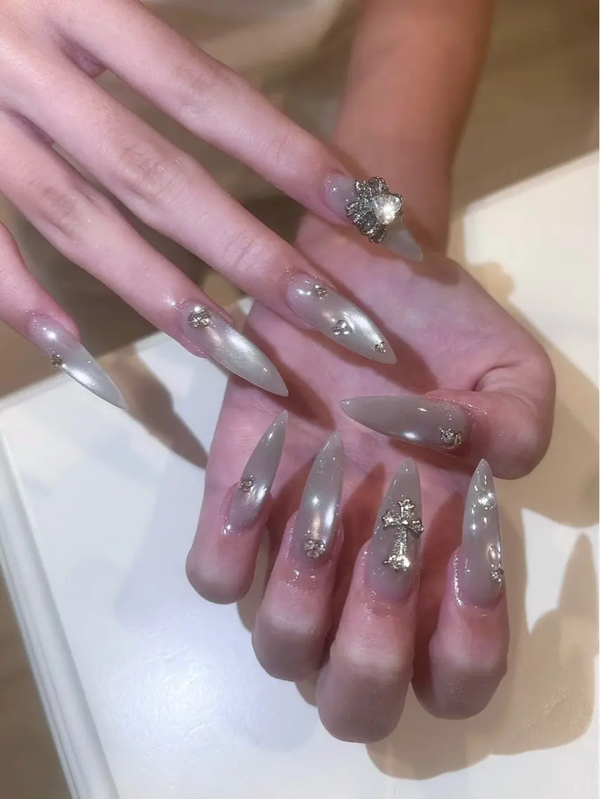 長さ出し10本ワンカラー(ラメ、マグネット可)パーツ2個無料🎼🎀の写真