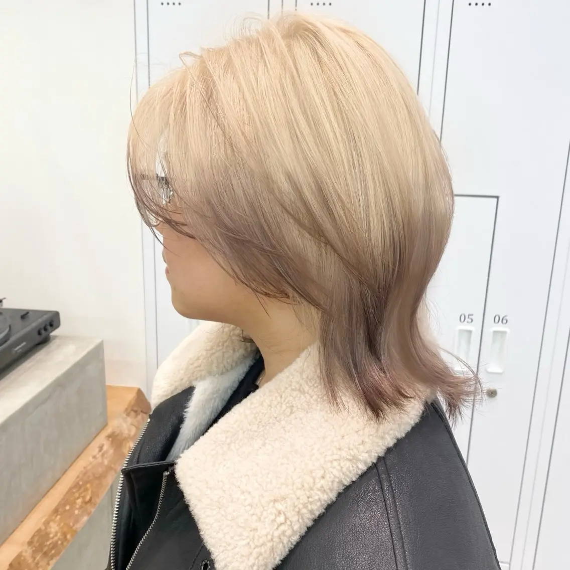 ショート カラー ベージュカラー ブリーチ ブラウンカラー デザインカラー ホワイトベージュ カット ヘアカラー ウルフカット /ブリーチayamiのヘアスタイル