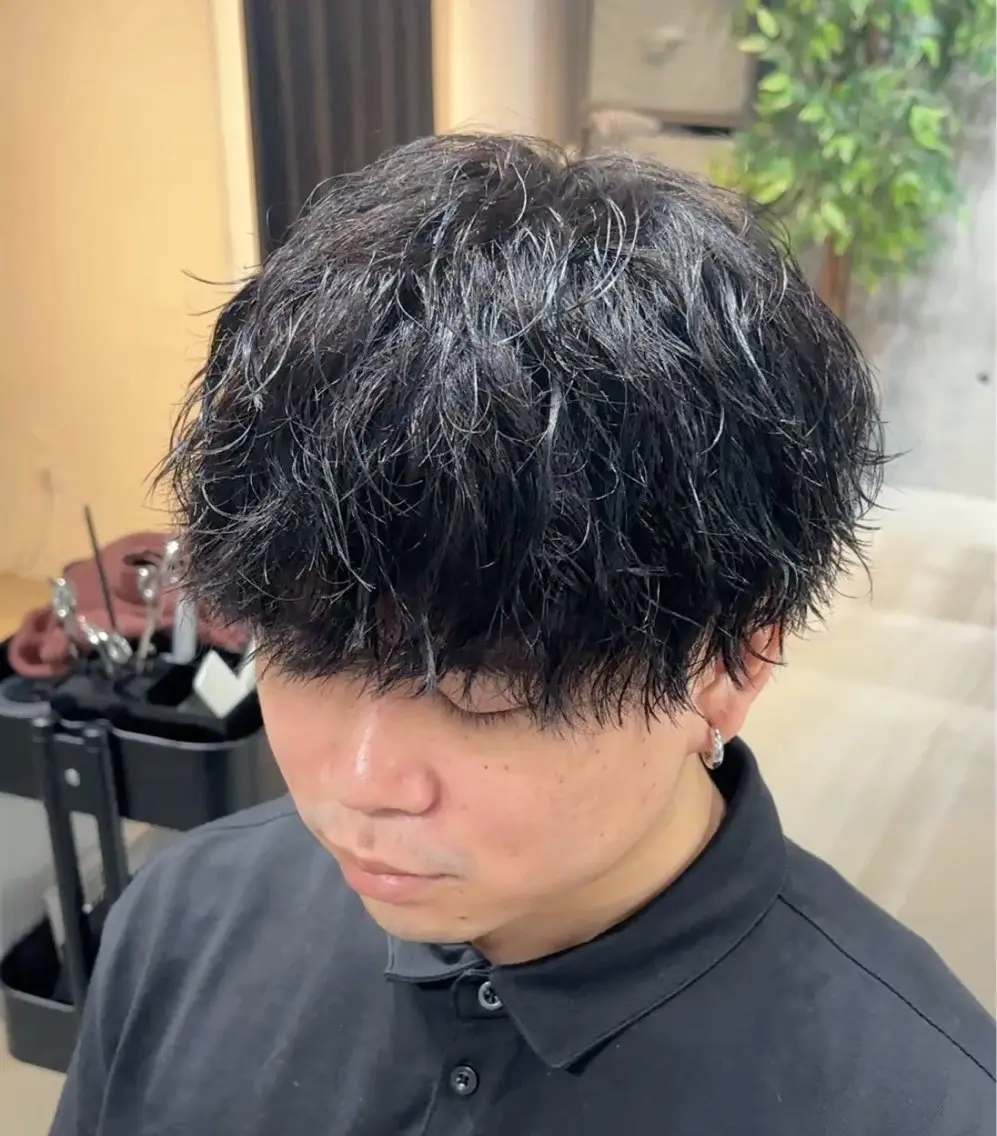 ショート パーマ メンズ 会社で浮かない ビジネスヘア/心斎橋のヘアスタイル