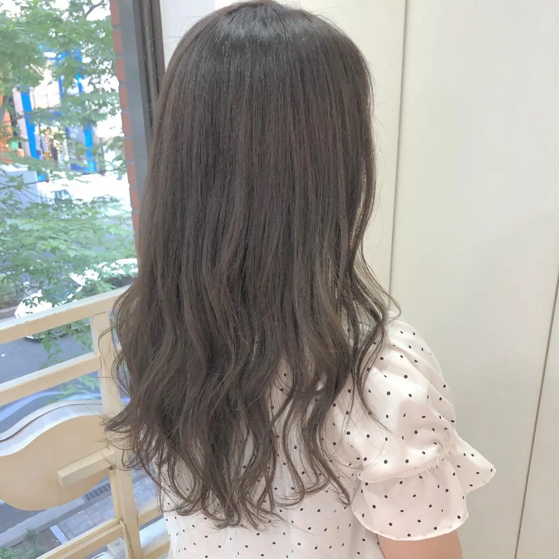 ロング カラー TRENCH 相澤 果歩のヘアスタイル