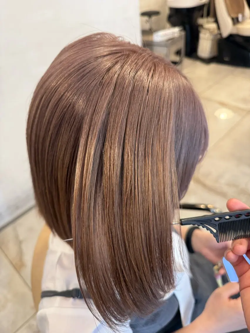 カラー ベージュカラー ブリーチ 透明感カラー ミルクティーベージュ ピンクカラー AI／原宿／ ハイトーン／ブリーチのヘアスタイル