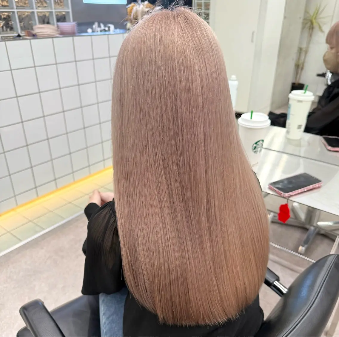 セミロング カラー ヘアカラー トリートメント ブリーチカラー💫 Miku🫶🏻のヘアスタイル