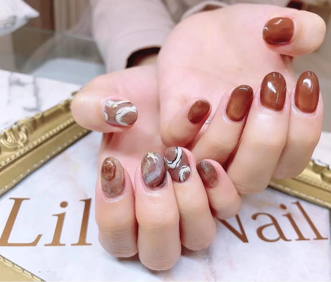 ネイル べっ甲ネイル ブラウン フレンチネイル ジェルネイル ハードジェル Lilas Nailのネイルデザイン