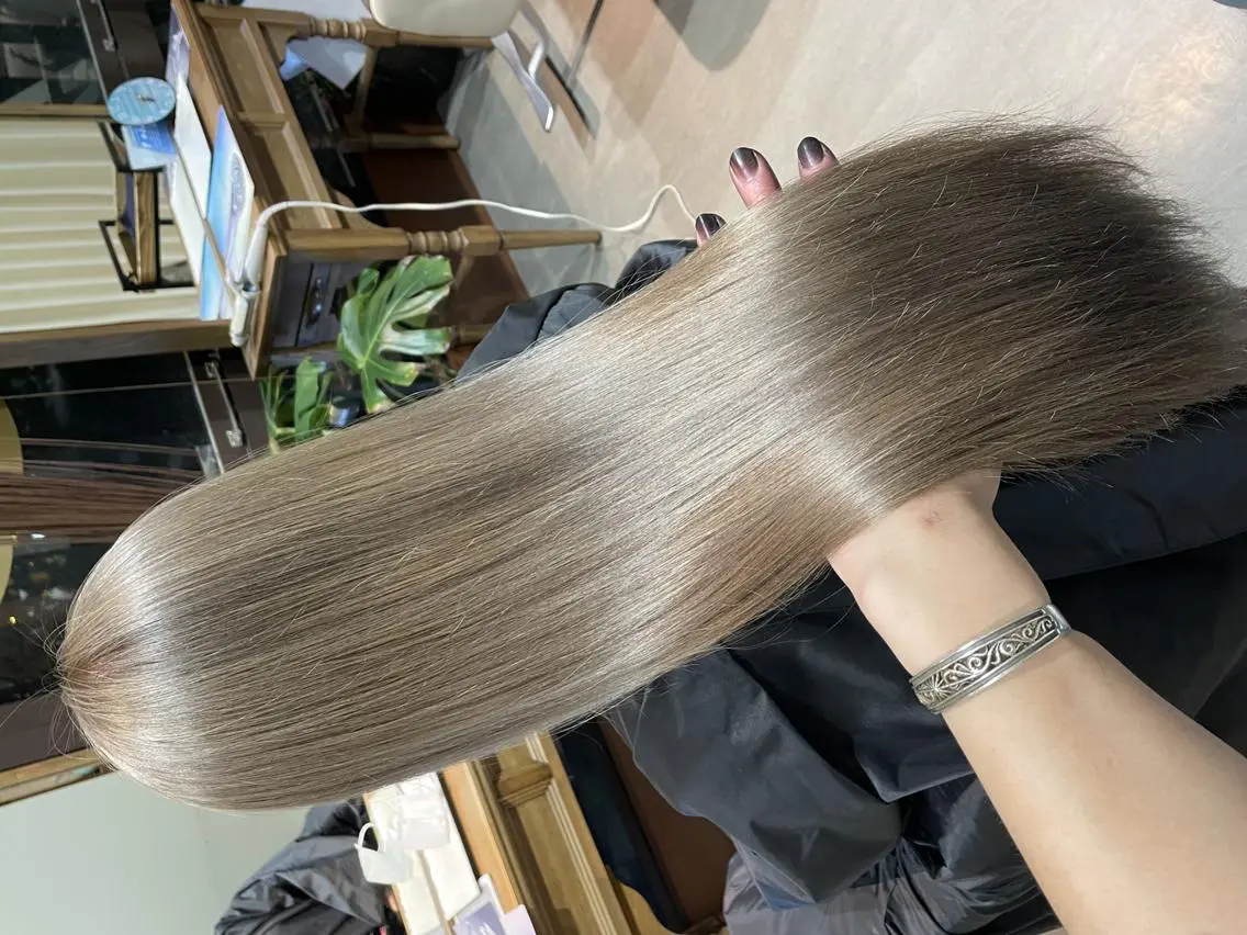 ロング カラー ブリーチ ハイトーンカラー ヘアカラー トリートメント ハイトーン得意😍 Lumiereのヘアスタイル