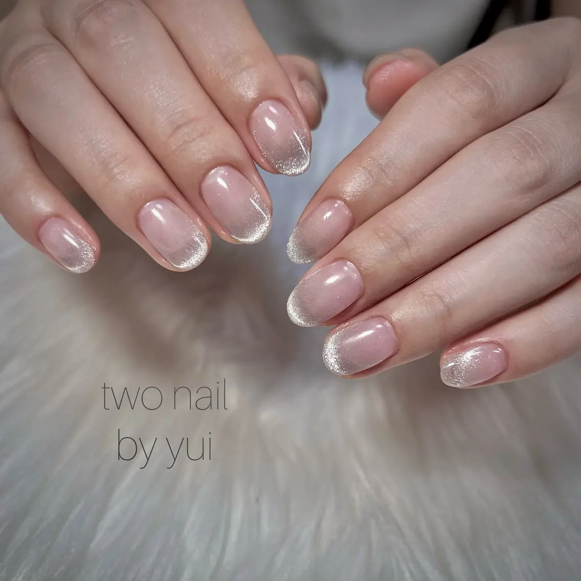 ネイル キラキラネイル マグネットネイル ネイルチップ ホワイト ハンドネイル two nailのネイルデザイン