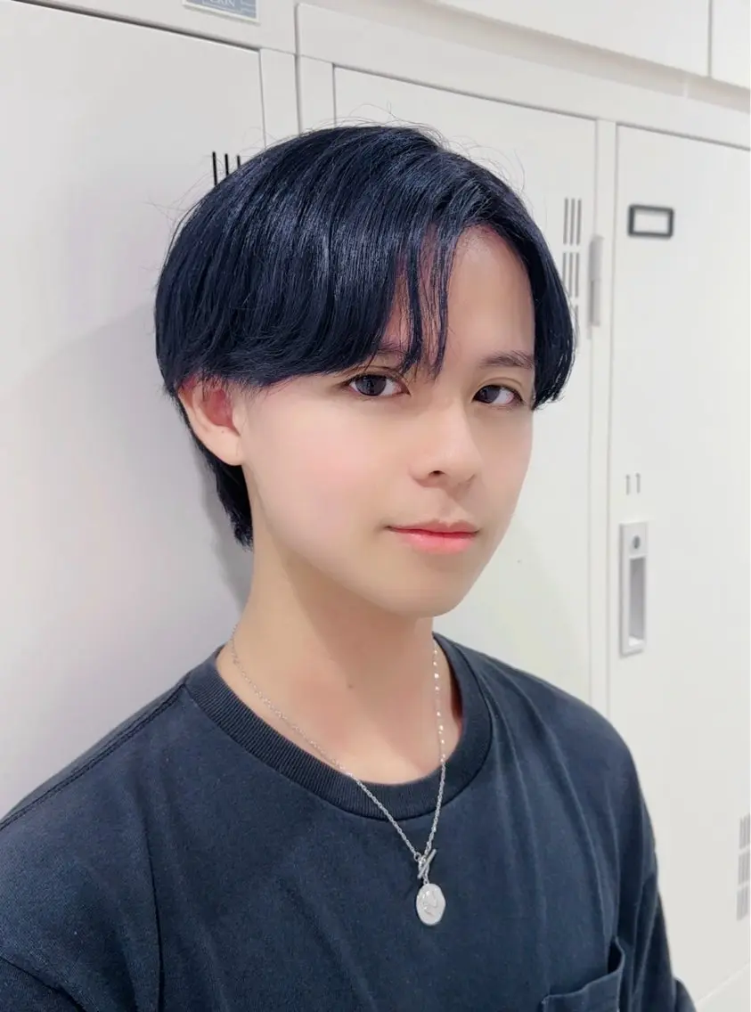 ショート カラー 黒髪 ブルーカラー ブルーブラック ヘアカラー トリートメント 🎀藤沢ハイトーン ららのヘアスタイル