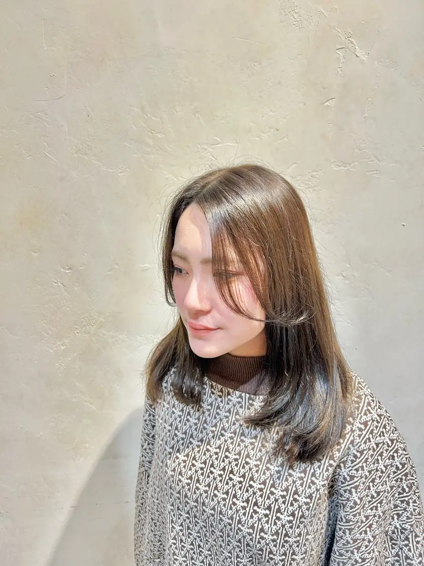 セミロング レイヤーカット カット ヘアカラー 宇川 湧也のヘアスタイル