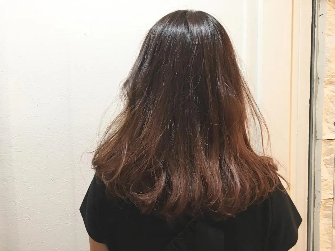 ミディアム セミロング カラー グラデーションカラー ピンクカラー yuki watanabeのヘアスタイル