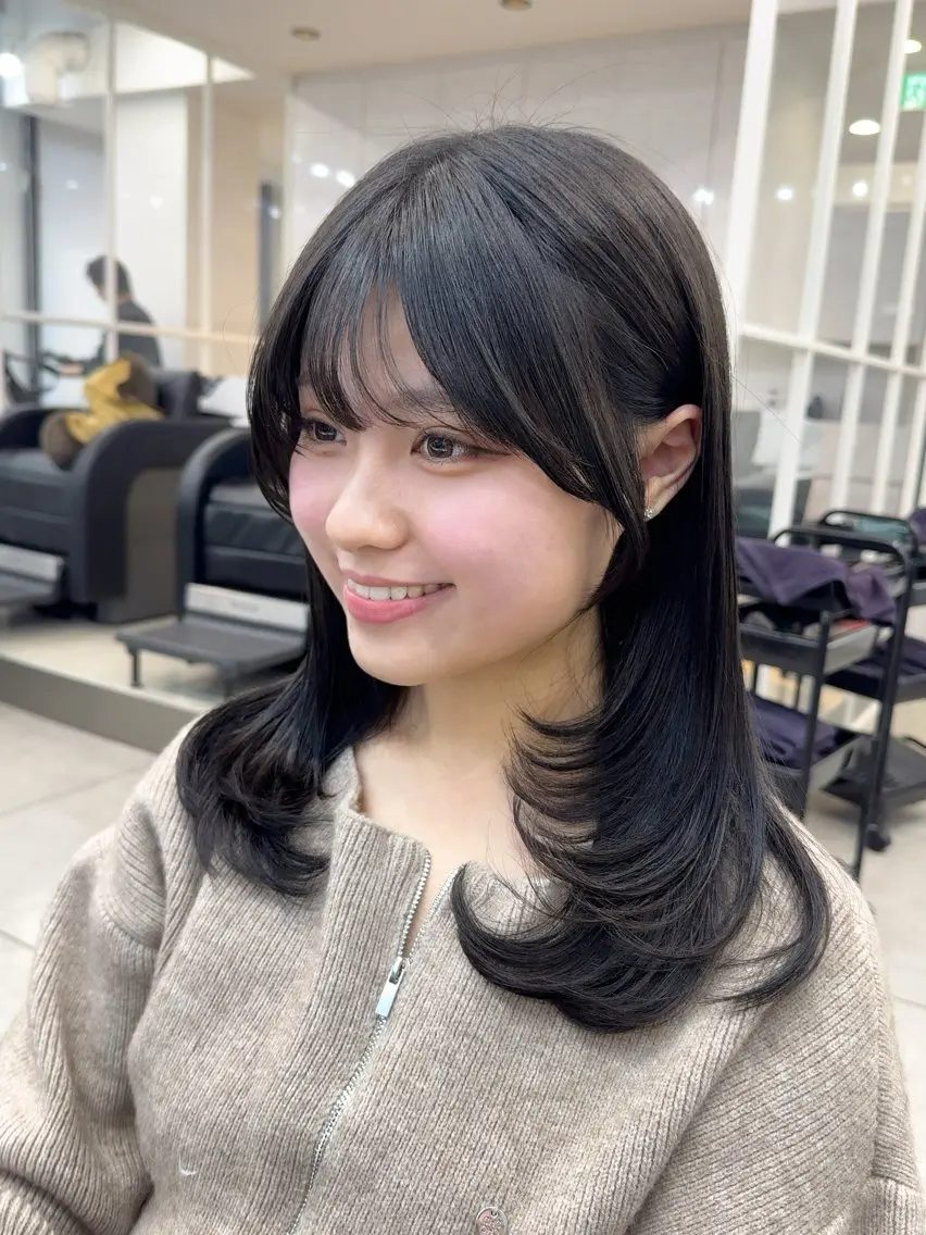 ミディアム 顔まわりレイヤー レイヤーカット カット ヘアカラー トリートメント 韓国風cut/ 縮毛矯正/正岡幹康のヘアスタイル