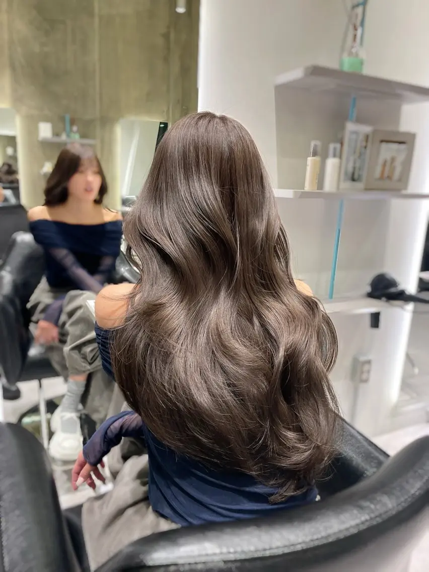 ロング ヘアカラー 戸倉 竣涼のヘアスタイル