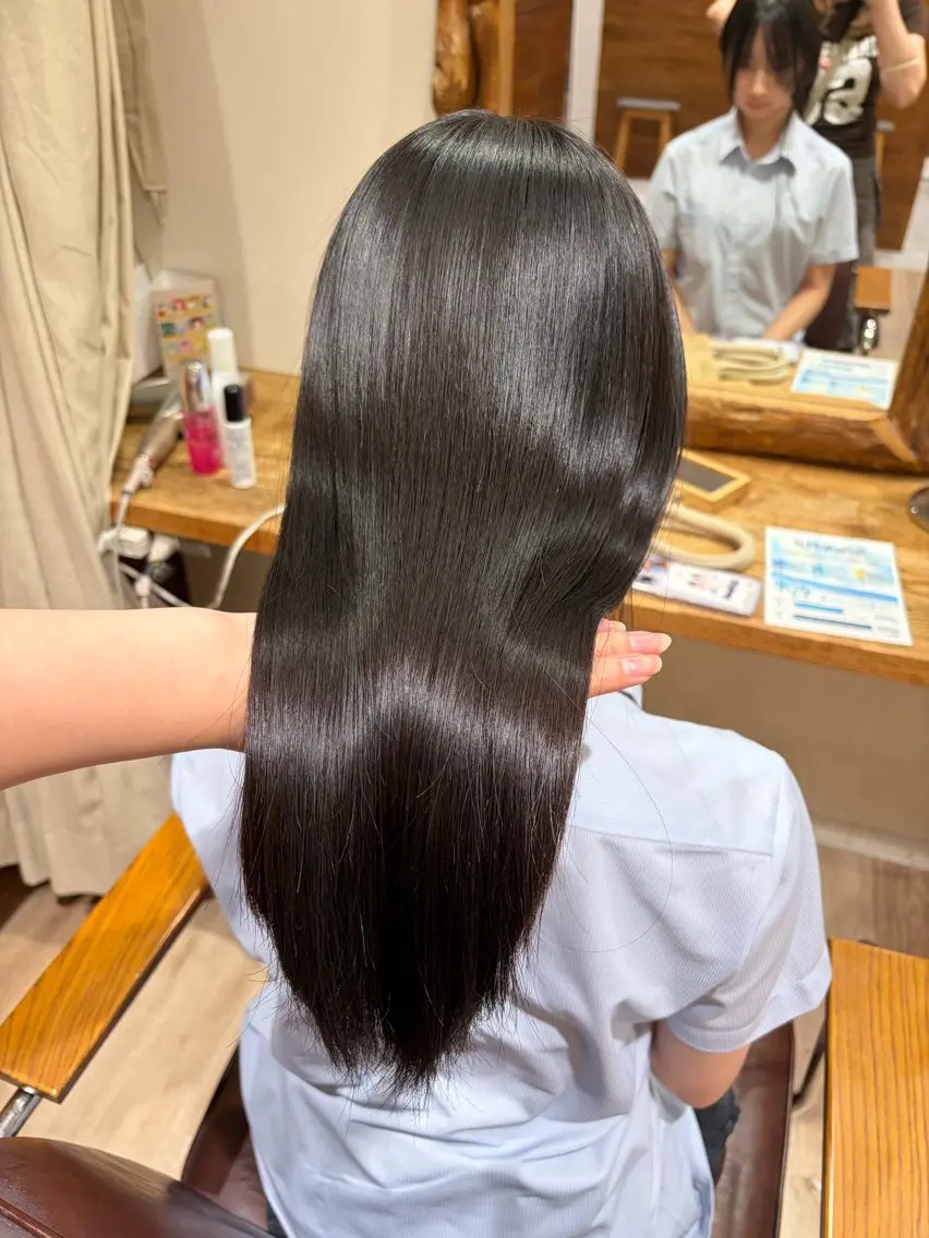 縮毛矯正 カットパーマ/ レイヤー/ココミ🧚のヘアスタイル