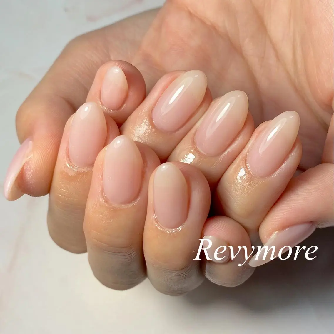 ミディアム ネイル クリアネイル ジェルネイル ワンカラーネイル シンプルネイル nail salon Revymoreのネイルデザイン