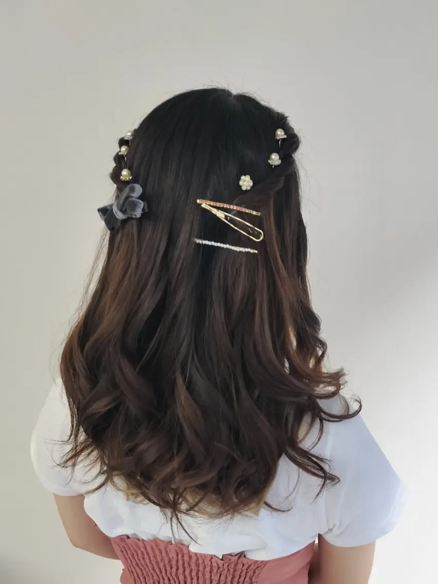 セミロング ヘアアレンジ vizz SAKIのヘアスタイル