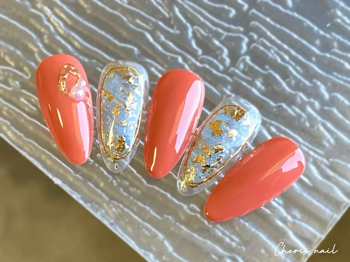 ネイル ジェルネイル ゴールド ミラーネイル ニュアンスネイル オレンジ ハンドネイル Cherienail yunaのネイルデザイン