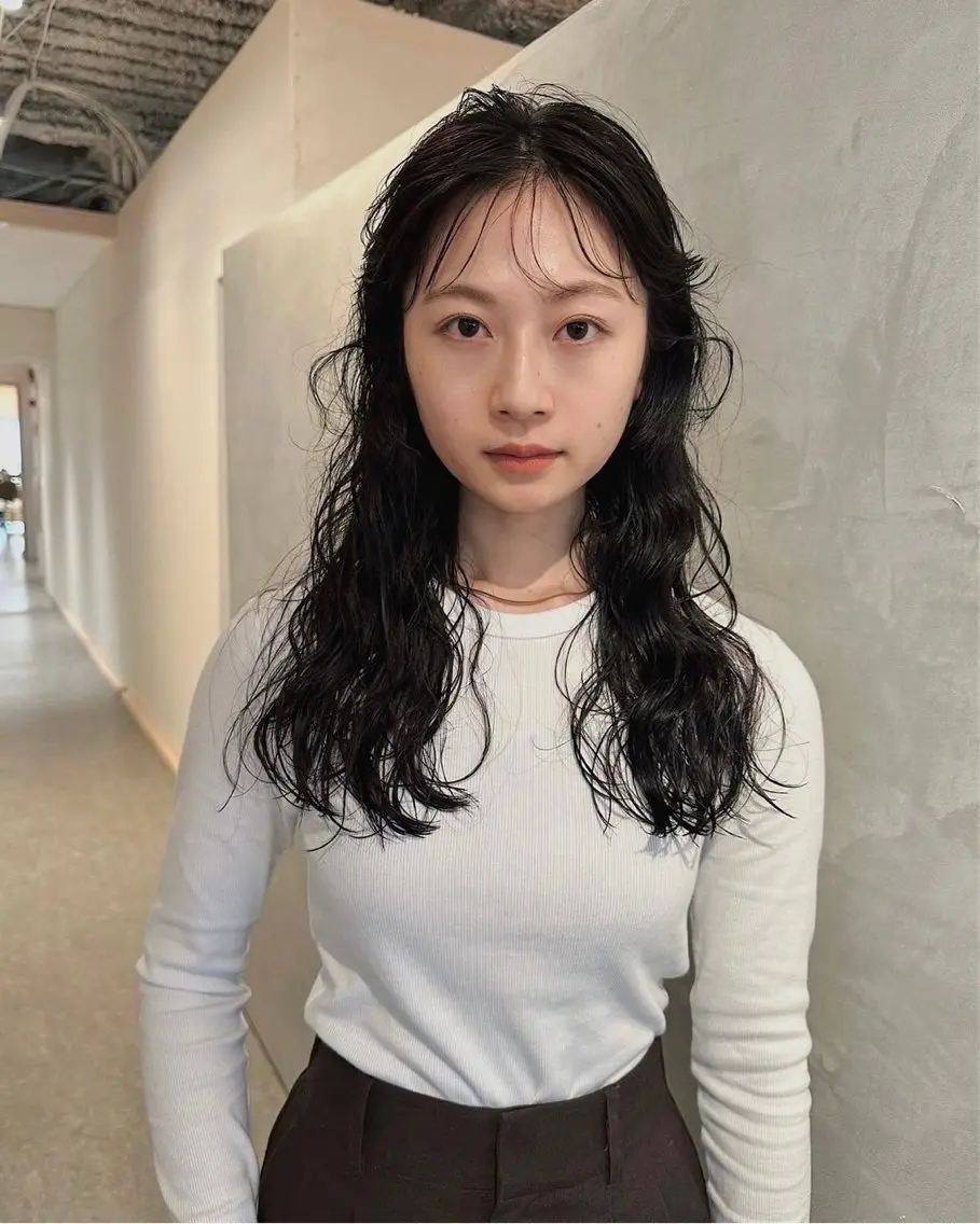 セミロング パーマ KAEDE🎀 レディースパーマ特化のヘアスタイル