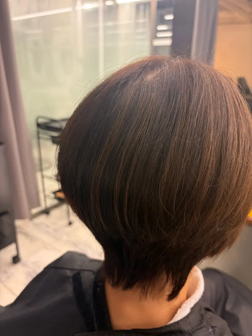 ショート カラー ハイライトカラー ハイライト ヘアカラー 🦋カラーモデル募集 🦋荒木彩花の眉毛・アイブロウイメージ