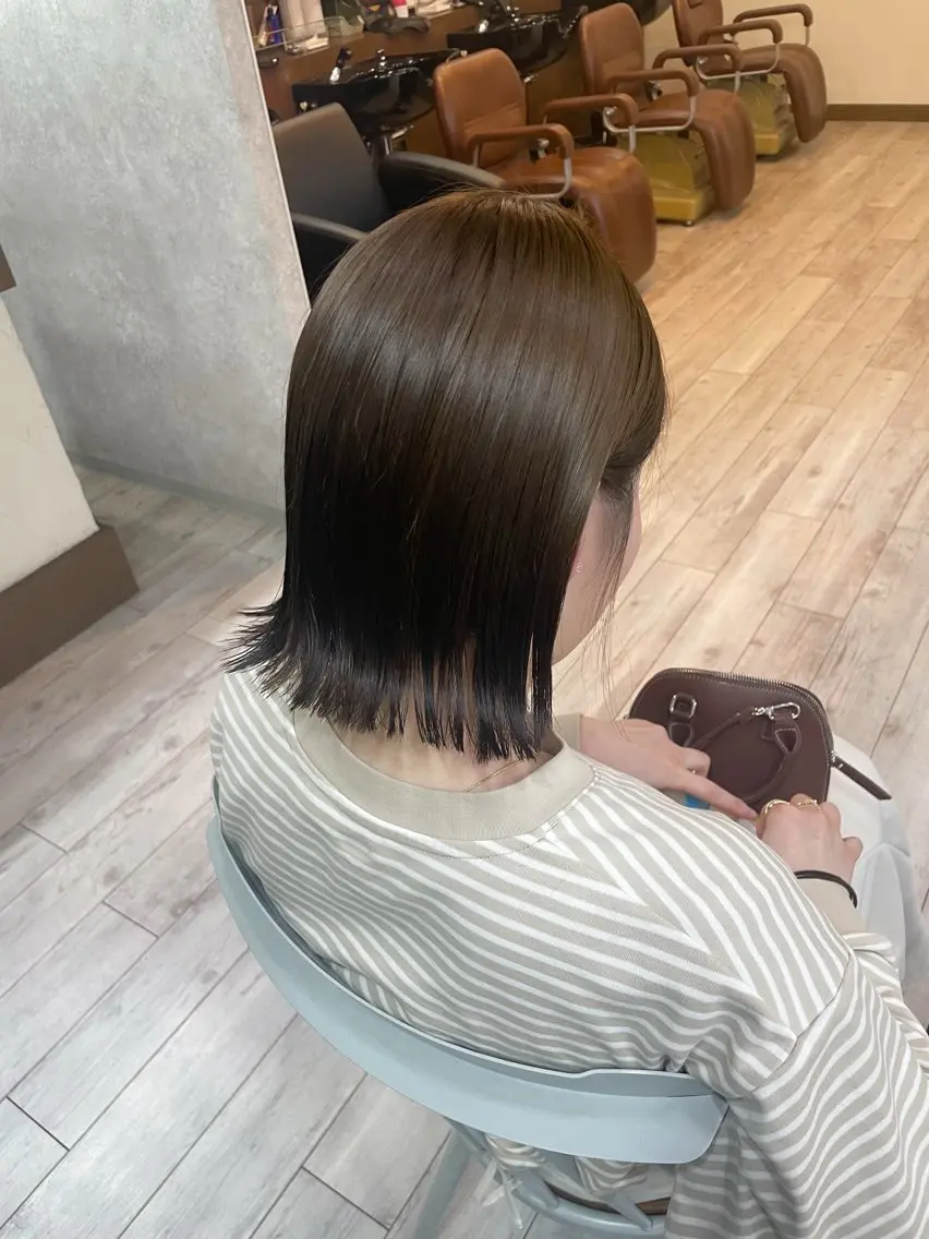 ミディアム カラー ベージュカラー オリーブベージュ イワタ マハ/ minim hairのヘアスタイル