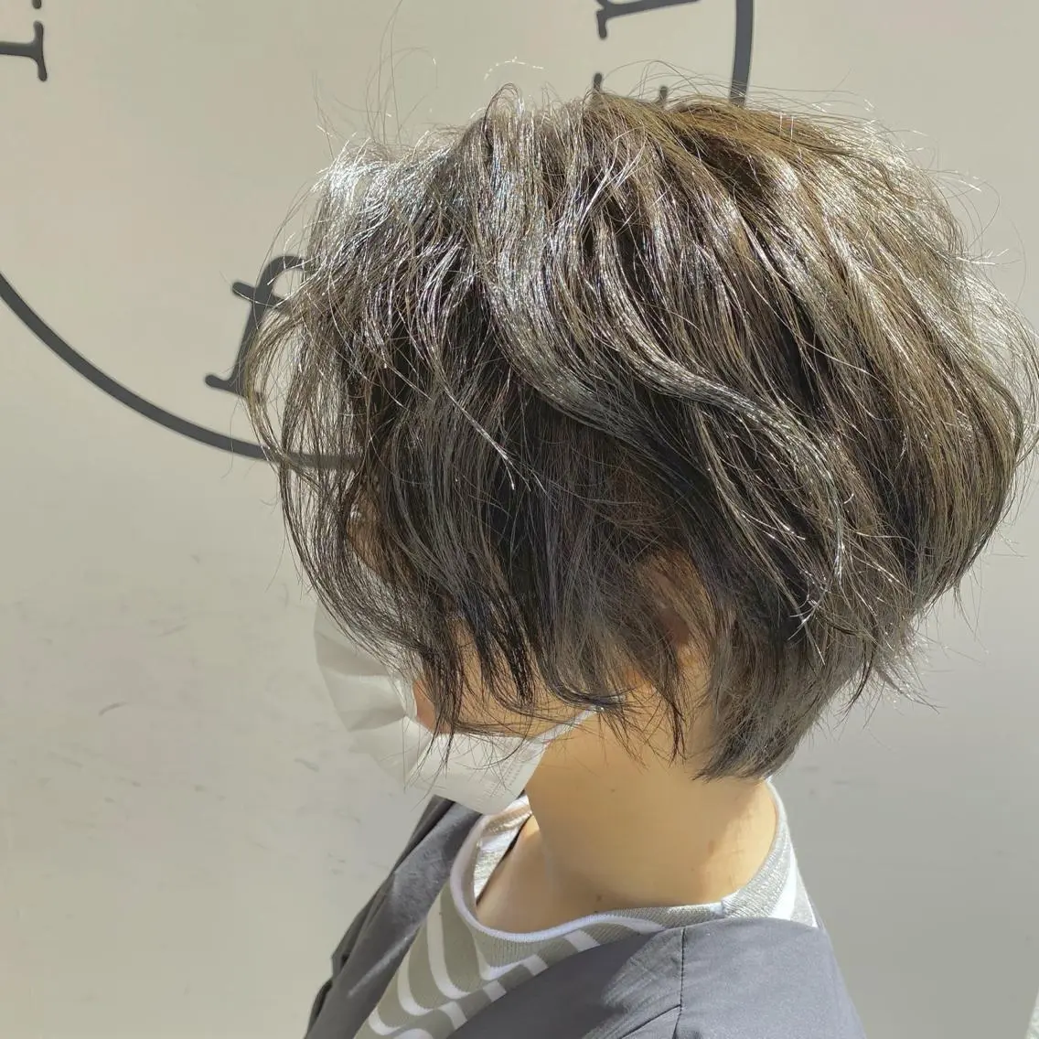 ショート カラー オリーブカラー ショートヘア 川越 輝梨奈のヘアスタイル