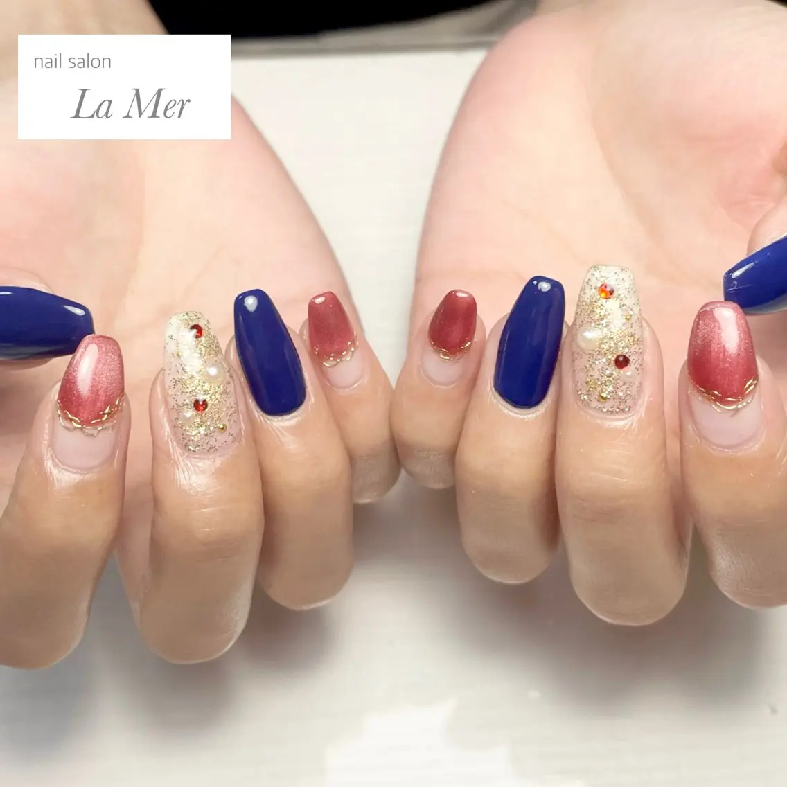 ネイル ボルドー ゴールド キラキラネイル ロングネイル マグネットネイル ハンドネイル nailsalon La Merのネイルデザイン