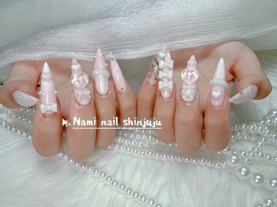 ネイル 長さ出し ガーリー 韓国ネイル ロングネイル 持ち込み ハンドネイル Nami nail salonのネイルデザイン