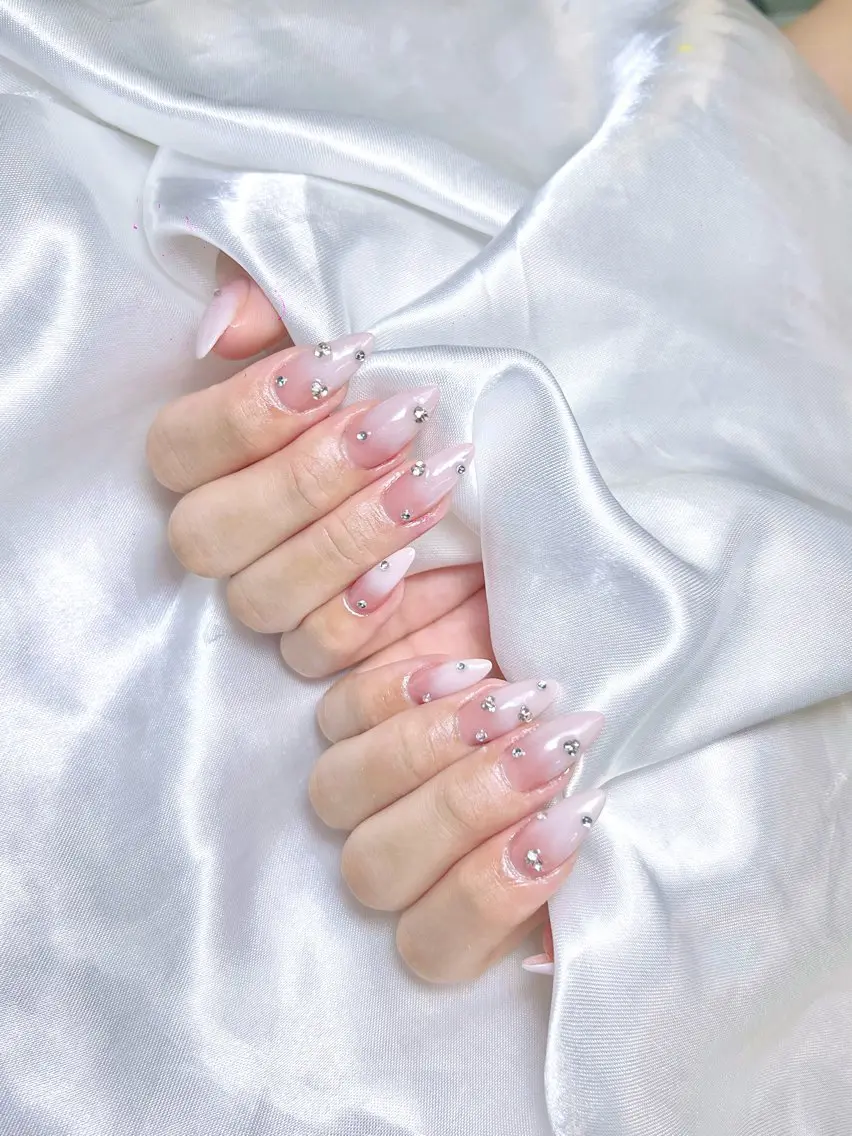 ネイル グラデーション Lya Nail Salonのネイルデザイン