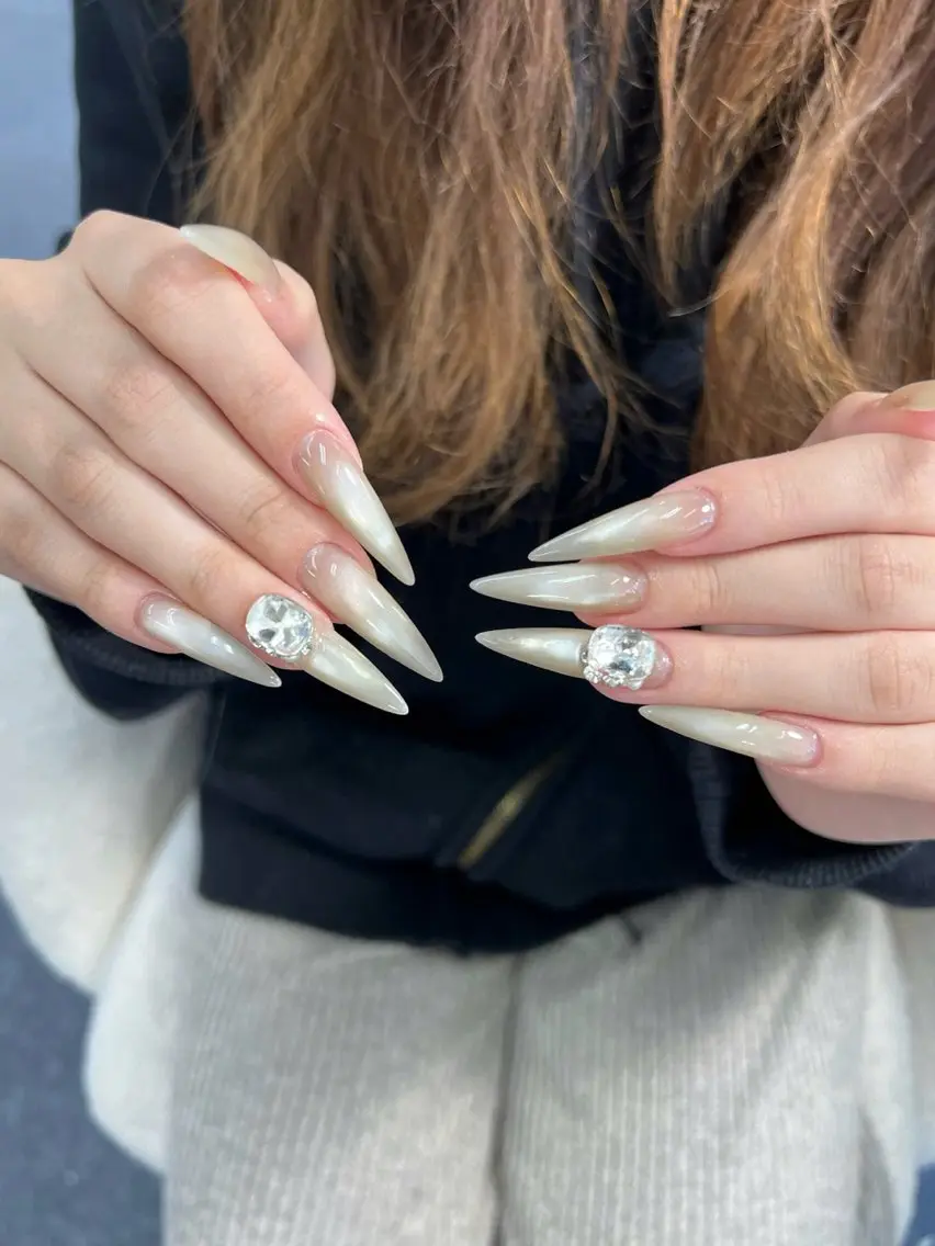 ネイル ハンドネイル Luna Nail.Novaのネイルデザイン