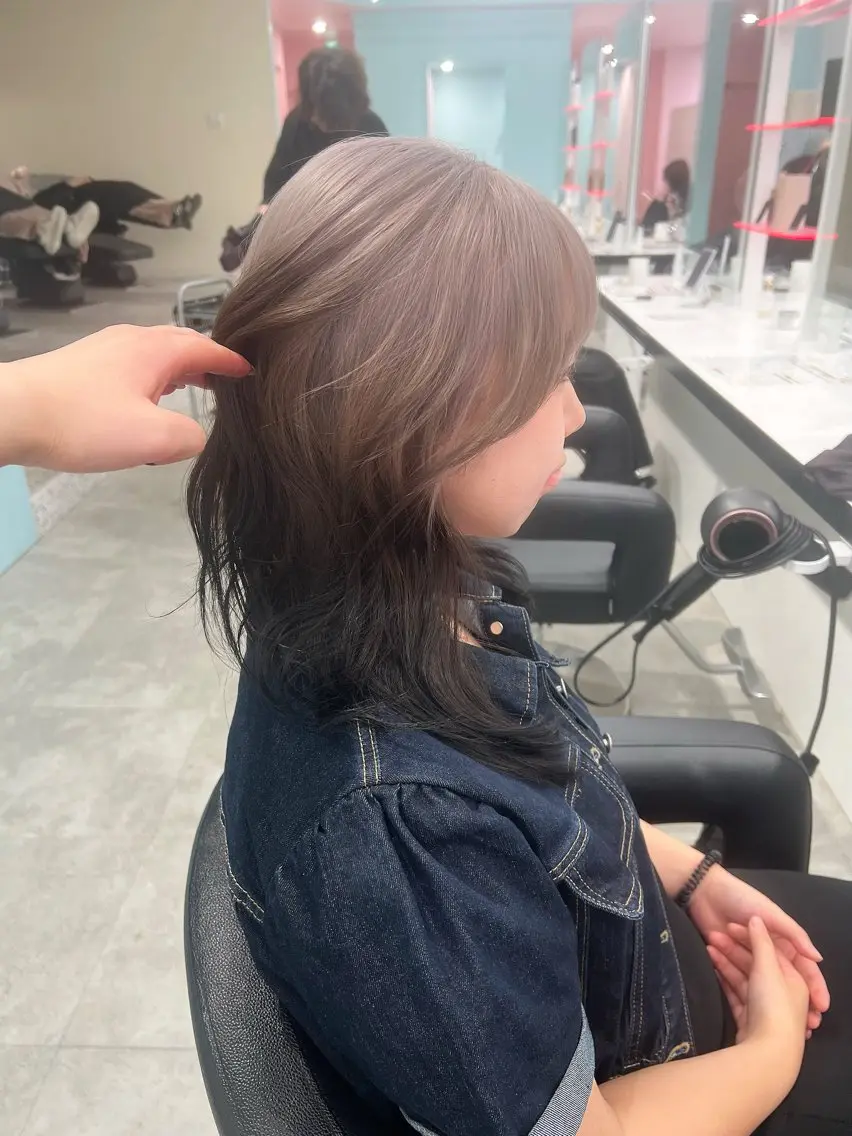 セミロング ヘアカラー レイヤー/ダブルカラ ー🎀Sayakaのヘアスタイル